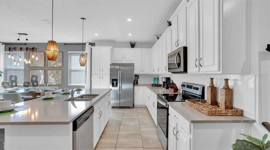 KISSIMMEE, Florida 34747, 5 Bedrooms Bedrooms, ,4 BathroomsBathrooms,Residential,For Sale,COOPER BELL,0,MFRO6380932