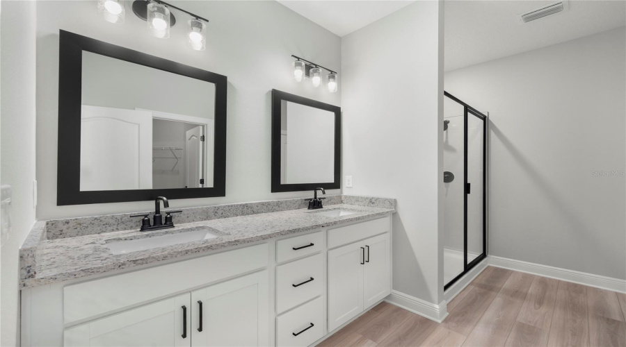 KISSIMMEE, Florida 34747, 6 Bedrooms Bedrooms, ,4 BathroomsBathrooms,Residential,For Sale,MARLOW,0,MFRTB8467753