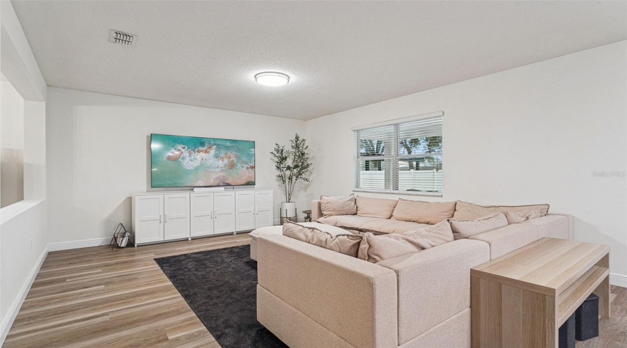 ORLANDO, Florida 32836, 4 Bedrooms Bedrooms, ,2 BathroomsBathrooms,Residential,For Sale,VERRAZANO,0,MFRO6380857