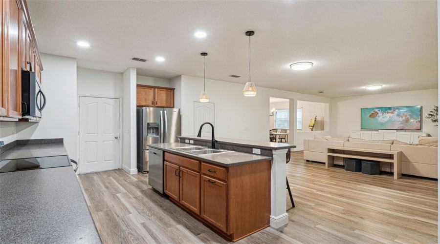 ORLANDO, Florida 32836, 4 Bedrooms Bedrooms, ,2 BathroomsBathrooms,Residential,For Sale,VERRAZANO,0,MFRO6380857