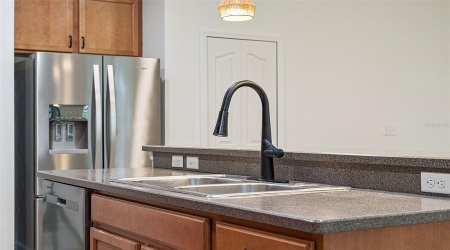 ORLANDO, Florida 32836, 4 Bedrooms Bedrooms, ,2 BathroomsBathrooms,Residential,For Sale,VERRAZANO,0,MFRO6380857