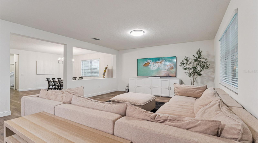 ORLANDO, Florida 32836, 4 Bedrooms Bedrooms, ,2 BathroomsBathrooms,Residential,For Sale,VERRAZANO,0,MFRO6380857