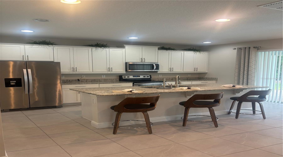 Breakfast bar/island