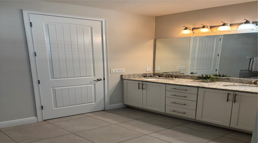 KISSIMMEE, Florida 34747, 6 Bedrooms Bedrooms, ,6 BathroomsBathrooms,Residential,For Sale,MARKER,0,MFRS5135934