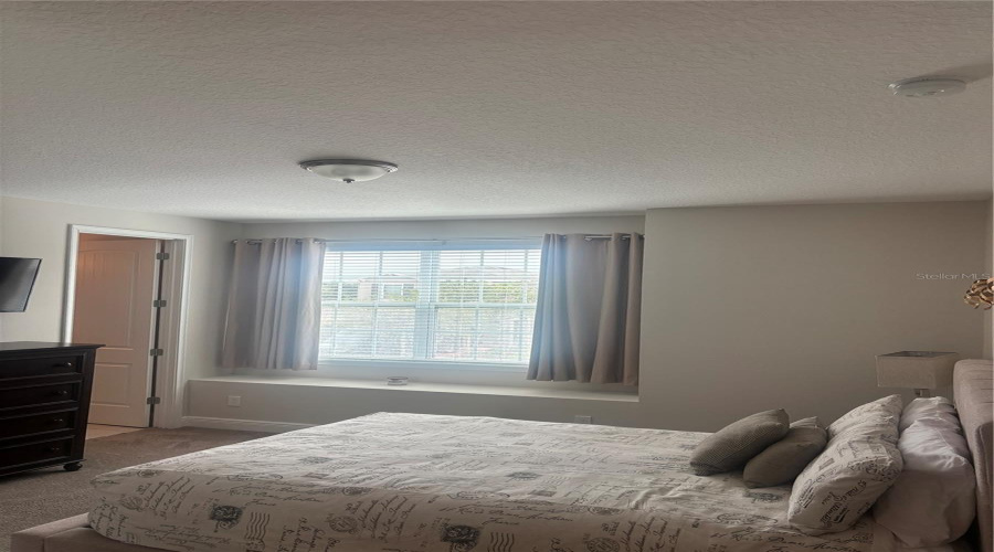 Fourth kingsize bedroom