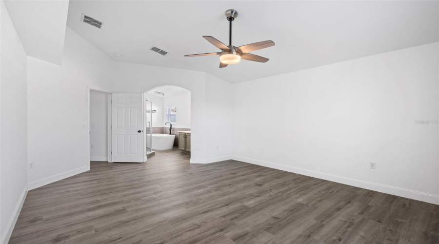 DAVENPORT, Florida 33837, 3 Bedrooms Bedrooms, ,2 BathroomsBathrooms,Residential,For Sale,HEATHER HILL,0,MFRG5107754