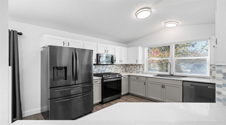 DAVENPORT, Florida 33837, 3 Bedrooms Bedrooms, ,2 BathroomsBathrooms,Residential,For Sale,HEATHER HILL,0,MFRG5107754