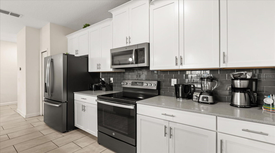 KISSIMMEE, Florida 34746, 4 Bedrooms Bedrooms, ,3 BathroomsBathrooms,Residential,For Sale,DEDICATION,0,MFRO6379029