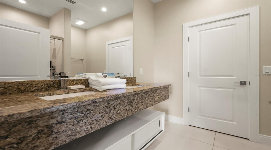 KISSIMMEE, Florida 34747, 4 Bedrooms Bedrooms, ,4 BathroomsBathrooms,Residential,For Sale,BRASILIA,0,MFRO6315047