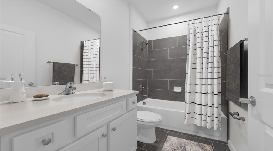 DAVENPORT, Florida 33837, 4 Bedrooms Bedrooms, ,2 BathroomsBathrooms,Residential,For Sale,RISING,0,MFRO6381081