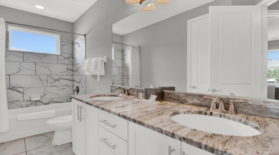 KISSIMMEE, Florida 34747, 5 Bedrooms Bedrooms, ,5 BathroomsBathrooms,Residential,For Sale,MARKER,0,MFRTB8428566