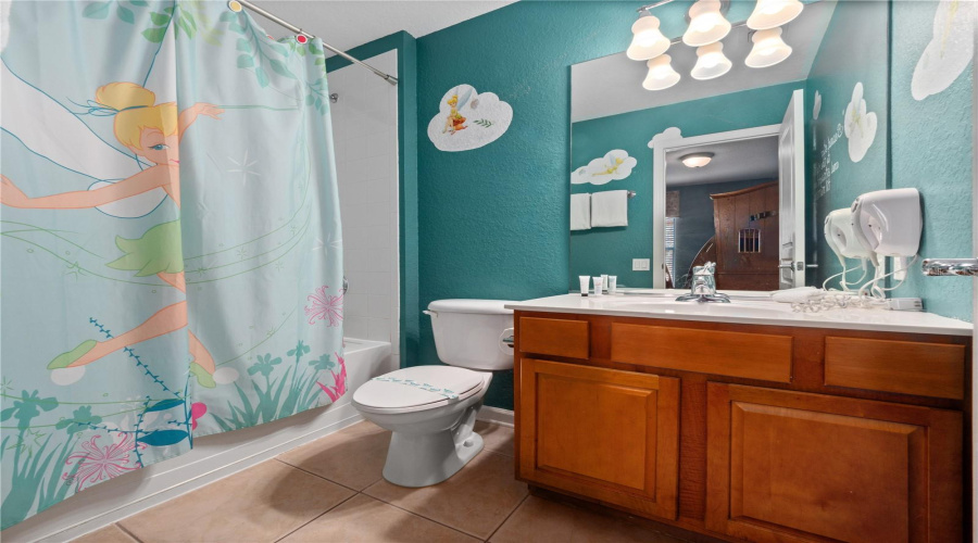 5th bathroom 2nd floor