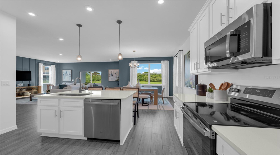 DAVENPORT, Florida 33837, 4 Bedrooms Bedrooms, ,2 BathroomsBathrooms,Residential,For Sale,MEADOW WALK,0,MFRO6381129