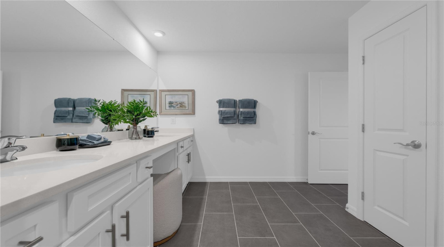 DAVENPORT, Florida 33837, 4 Bedrooms Bedrooms, ,2 BathroomsBathrooms,Residential,For Sale,MEADOW WALK,0,MFRO6381129