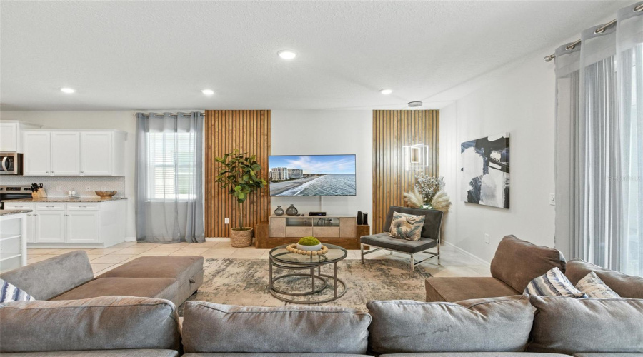 DAVENPORT, Florida 33897, 8 Bedrooms Bedrooms, ,6 BathroomsBathrooms,Residential,For Sale,LANA,0,MFRO6380979