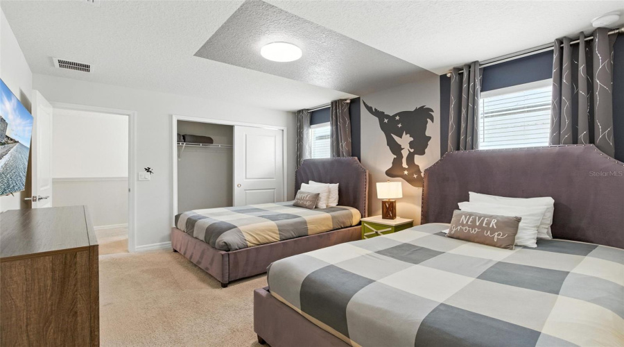 DAVENPORT, Florida 33897, 8 Bedrooms Bedrooms, ,6 BathroomsBathrooms,Residential,For Sale,LANA,0,MFRO6380979