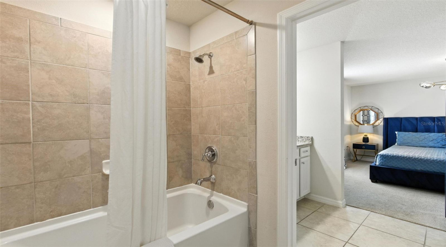 DAVENPORT, Florida 33897, 8 Bedrooms Bedrooms, ,6 BathroomsBathrooms,Residential,For Sale,LANA,0,MFRO6380979