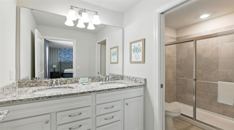 DAVENPORT, Florida 33897, 8 Bedrooms Bedrooms, ,6 BathroomsBathrooms,Residential,For Sale,LANA,0,MFRO6380979