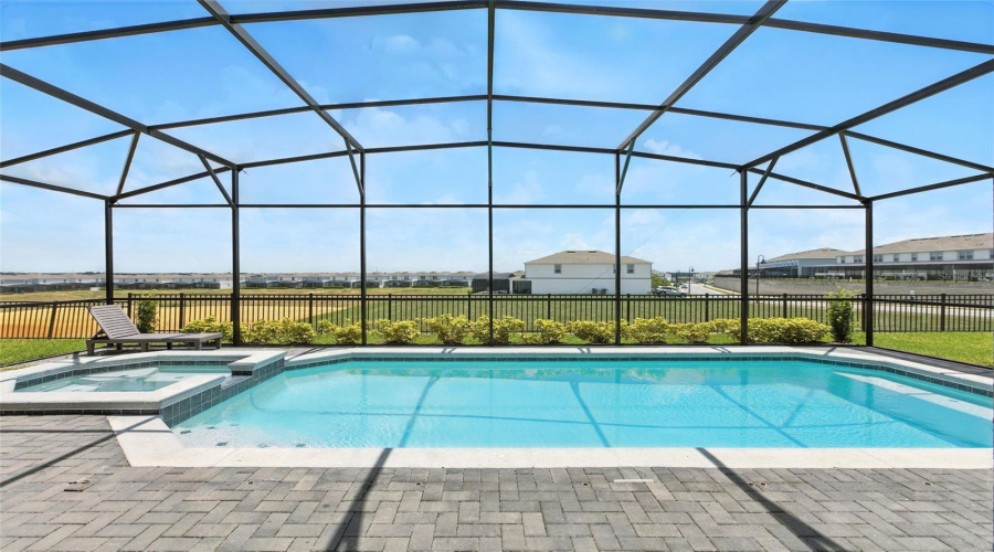 DAVENPORT, Florida 33897, 8 Bedrooms Bedrooms, ,6 BathroomsBathrooms,Residential,For Sale,LANA,0,MFRO6380979