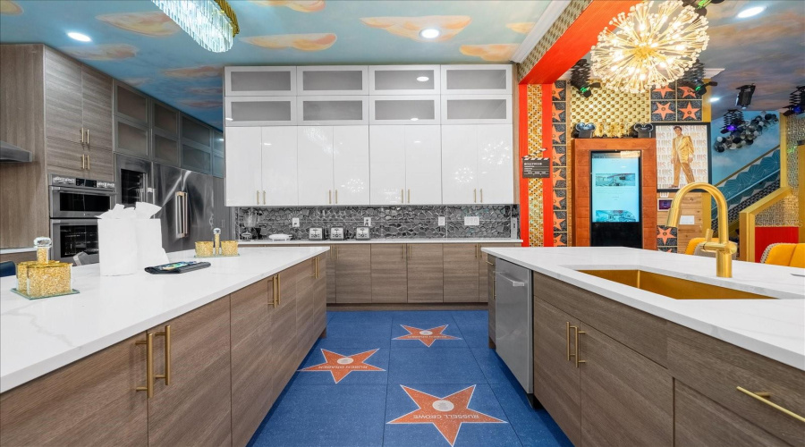 DAVENPORT, Florida 33896, 20 Bedrooms Bedrooms, ,20 BathroomsBathrooms,Residential,For Sale,FANTASY,0,MFRO6381185