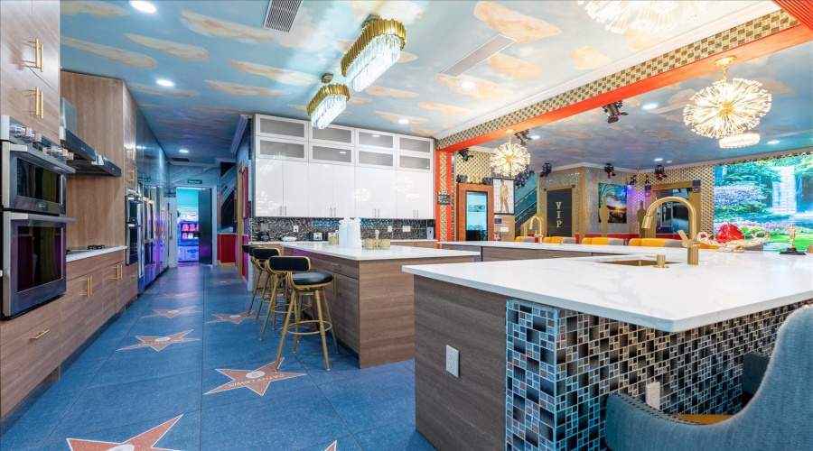 DAVENPORT, Florida 33896, 20 Bedrooms Bedrooms, ,20 BathroomsBathrooms,Residential,For Sale,FANTASY,0,MFRO6381185