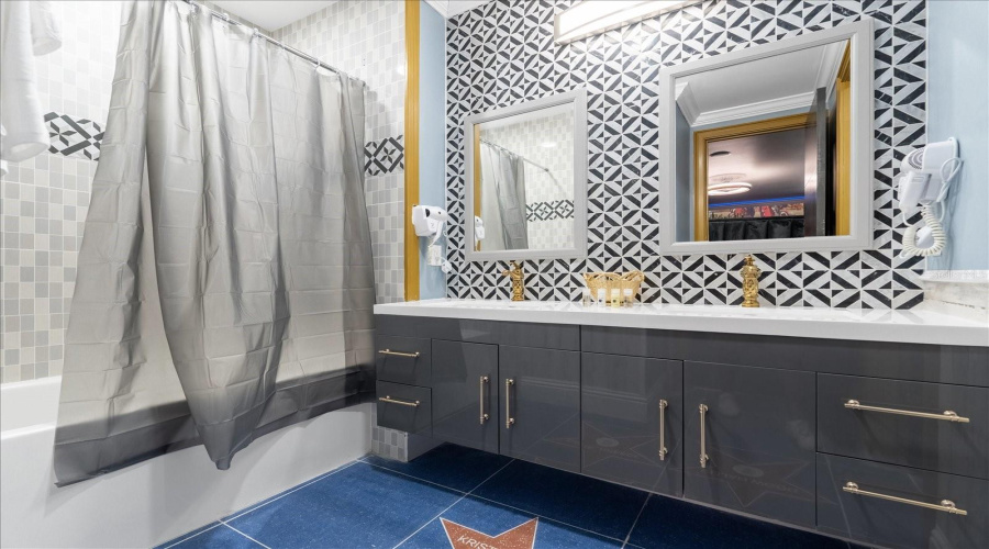 DAVENPORT, Florida 33896, 20 Bedrooms Bedrooms, ,20 BathroomsBathrooms,Residential,For Sale,FANTASY,0,MFRO6381185