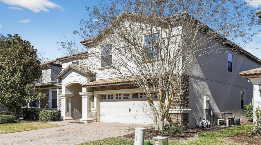 DAVENPORT, Florida 33896, 8 Bedrooms Bedrooms, ,5 BathroomsBathrooms,Residential,For Sale,EL CARO,0,MFRO6380926
