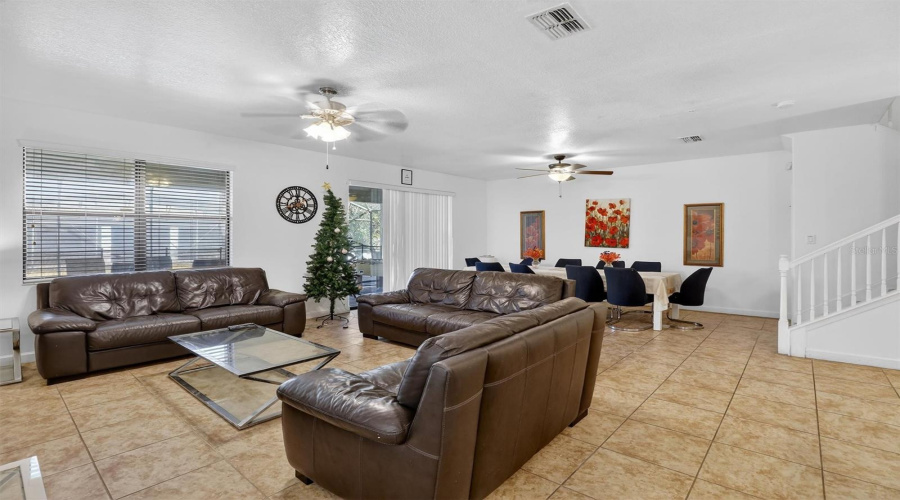 DAVENPORT, Florida 33896, 8 Bedrooms Bedrooms, ,5 BathroomsBathrooms,Residential,For Sale,EL CARO,0,MFRO6380926