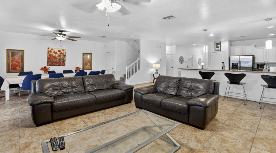 DAVENPORT, Florida 33896, 8 Bedrooms Bedrooms, ,5 BathroomsBathrooms,Residential,For Sale,EL CARO,0,MFRO6380926