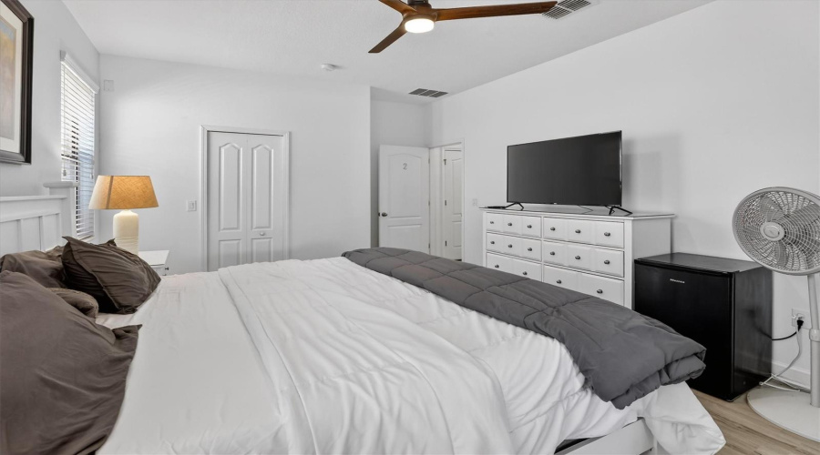 DAVENPORT, Florida 33896, 8 Bedrooms Bedrooms, ,5 BathroomsBathrooms,Residential,For Sale,EL CARO,0,MFRO6380926