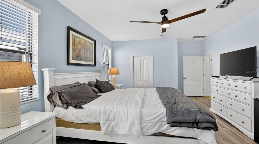 DAVENPORT, Florida 33896, 8 Bedrooms Bedrooms, ,5 BathroomsBathrooms,Residential,For Sale,EL CARO,0,MFRO6380926