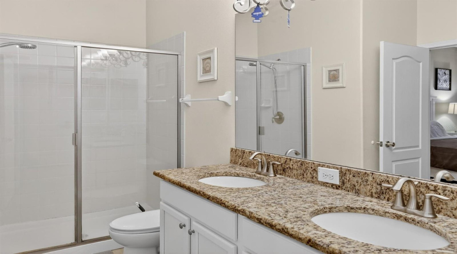 DAVENPORT, Florida 33896, 8 Bedrooms Bedrooms, ,5 BathroomsBathrooms,Residential,For Sale,EL CARO,0,MFRO6380926