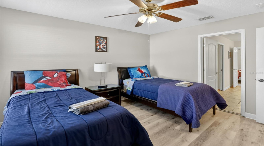 DAVENPORT, Florida 33896, 8 Bedrooms Bedrooms, ,5 BathroomsBathrooms,Residential,For Sale,EL CARO,0,MFRO6380926
