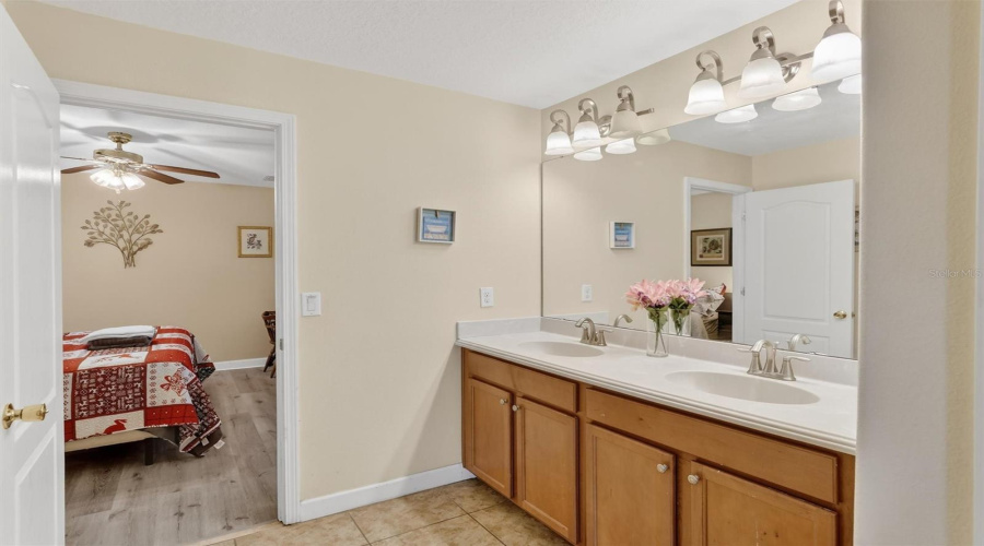 DAVENPORT, Florida 33896, 8 Bedrooms Bedrooms, ,5 BathroomsBathrooms,Residential,For Sale,EL CARO,0,MFRO6380926
