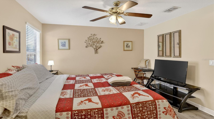DAVENPORT, Florida 33896, 8 Bedrooms Bedrooms, ,5 BathroomsBathrooms,Residential,For Sale,EL CARO,0,MFRO6380926