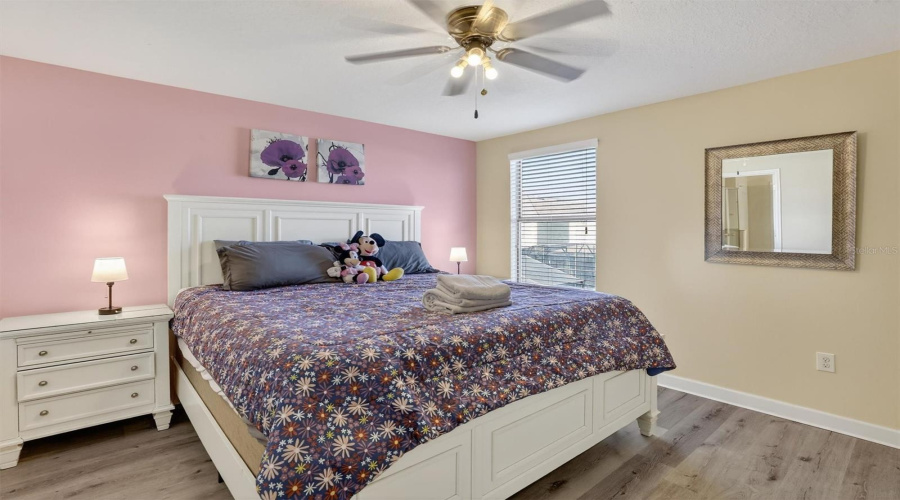 DAVENPORT, Florida 33896, 8 Bedrooms Bedrooms, ,5 BathroomsBathrooms,Residential,For Sale,EL CARO,0,MFRO6380926