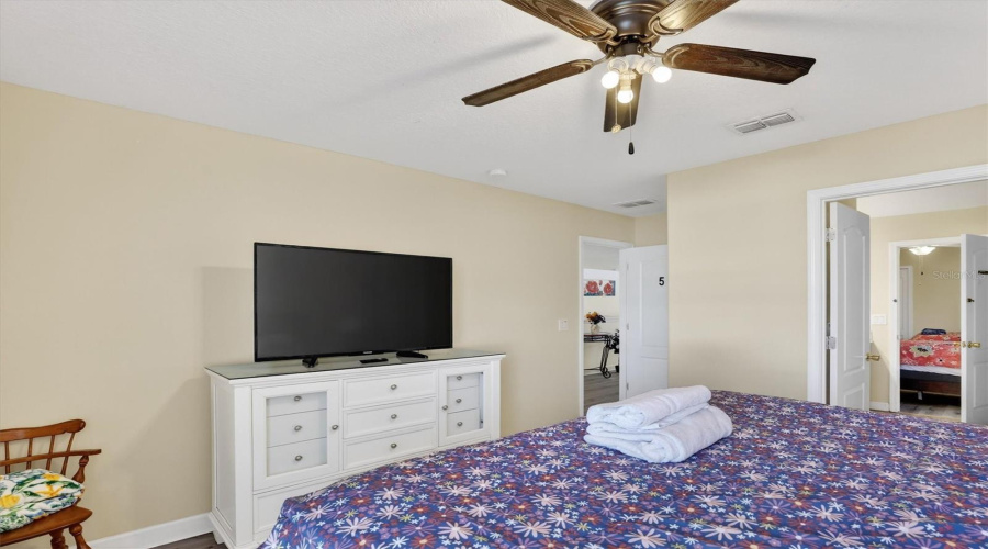 DAVENPORT, Florida 33896, 8 Bedrooms Bedrooms, ,5 BathroomsBathrooms,Residential,For Sale,EL CARO,0,MFRO6380926