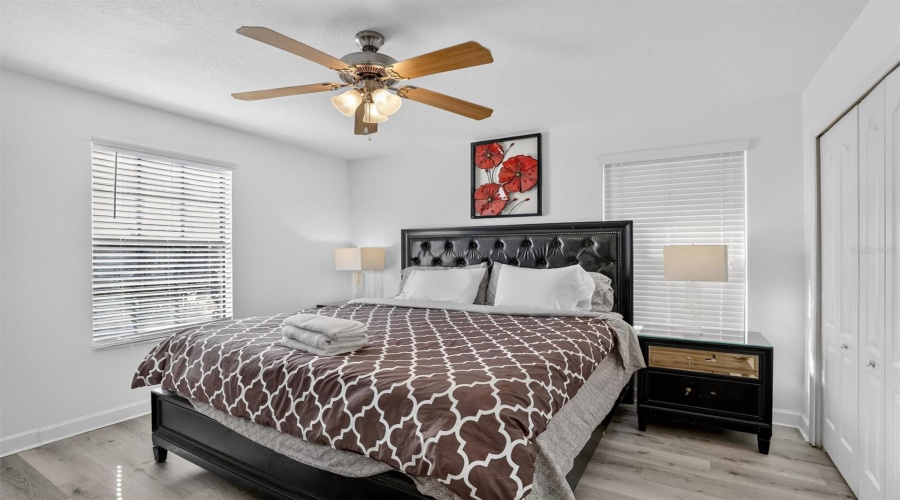 DAVENPORT, Florida 33896, 8 Bedrooms Bedrooms, ,5 BathroomsBathrooms,Residential,For Sale,EL CARO,0,MFRO6380926