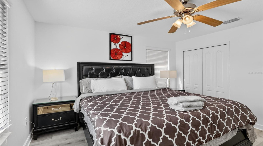 DAVENPORT, Florida 33896, 8 Bedrooms Bedrooms, ,5 BathroomsBathrooms,Residential,For Sale,EL CARO,0,MFRO6380926