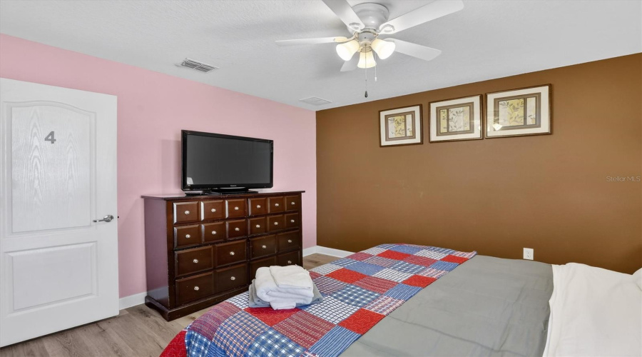 DAVENPORT, Florida 33896, 8 Bedrooms Bedrooms, ,5 BathroomsBathrooms,Residential,For Sale,EL CARO,0,MFRO6380926