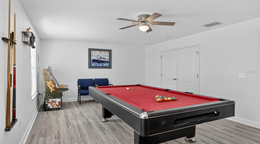DAVENPORT, Florida 33896, 8 Bedrooms Bedrooms, ,5 BathroomsBathrooms,Residential,For Sale,EL CARO,0,MFRO6380926