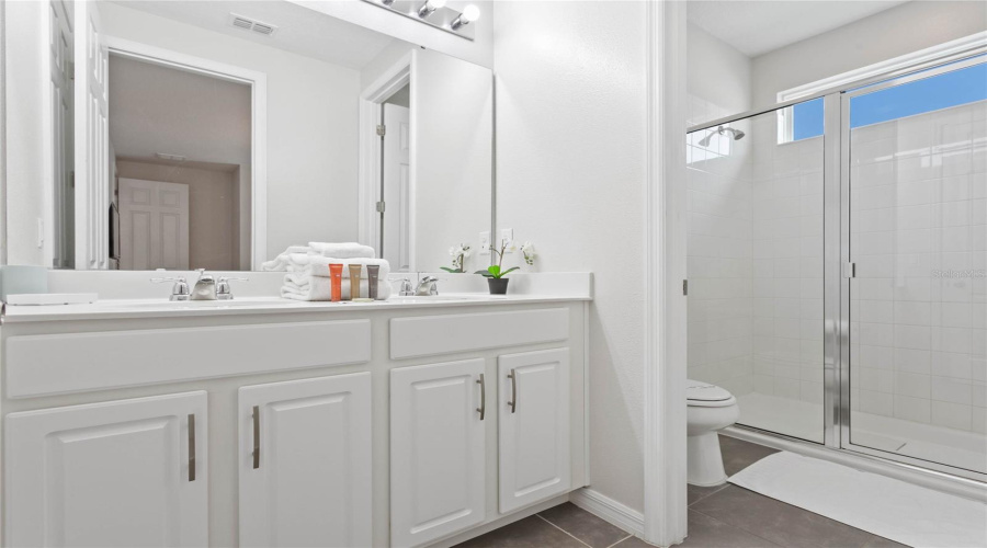 KISSIMMEE, Florida 34747, 9 Bedrooms Bedrooms, ,6 BathroomsBathrooms,Residential,For Sale,NASSAU POINT,0,MFRO6380961