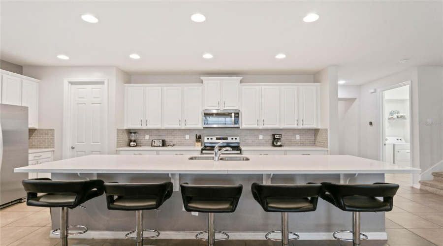 KISSIMMEE, Florida 34747, 9 Bedrooms Bedrooms, ,6 BathroomsBathrooms,Residential,For Sale,NASSAU POINT,0,MFRO6380961