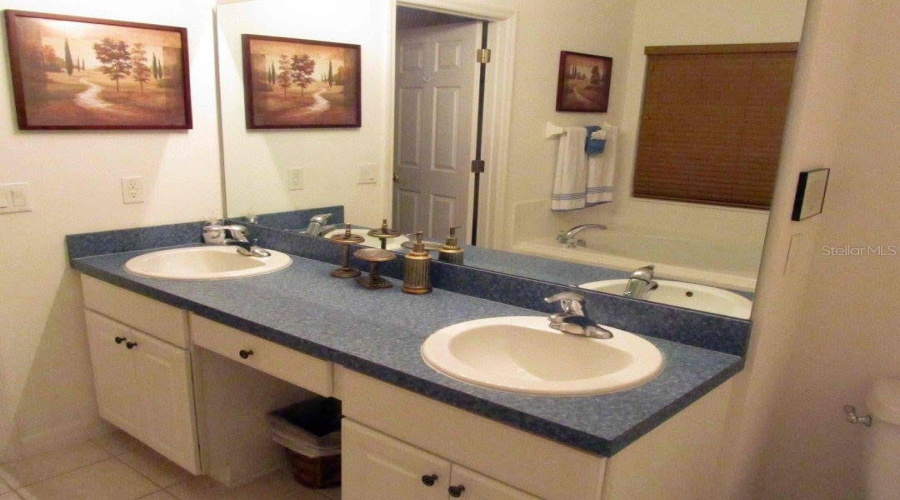 DAVENPORT, Florida 33897, 4 Bedrooms Bedrooms, ,3 BathroomsBathrooms,Residential,For Sale,HIGHGATE PARK,0,MFRO6381120