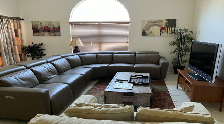 DAVENPORT, Florida 33897, 4 Bedrooms Bedrooms, ,3 BathroomsBathrooms,Residential,For Sale,HIGHGATE PARK,0,MFRO6381120