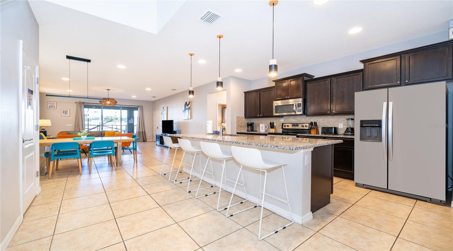 KISSIMMEE, Florida 34747, 6 Bedrooms Bedrooms, ,4 BathroomsBathrooms,Residential,For Sale,RHODES,0,MFRO6381049