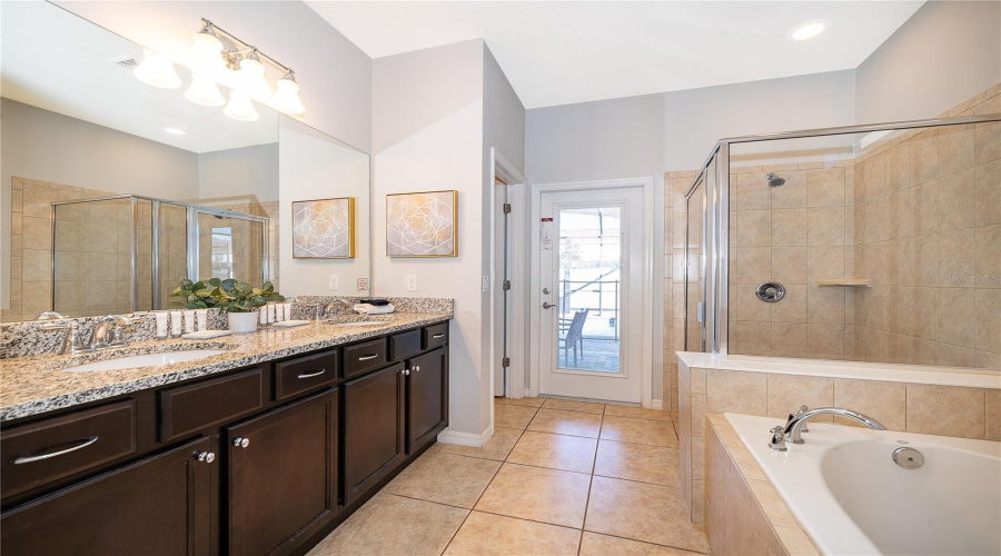 KISSIMMEE, Florida 34747, 6 Bedrooms Bedrooms, ,4 BathroomsBathrooms,Residential,For Sale,RHODES,0,MFRO6381049