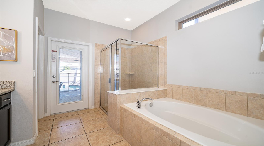 KISSIMMEE, Florida 34747, 6 Bedrooms Bedrooms, ,4 BathroomsBathrooms,Residential,For Sale,RHODES,0,MFRO6381049