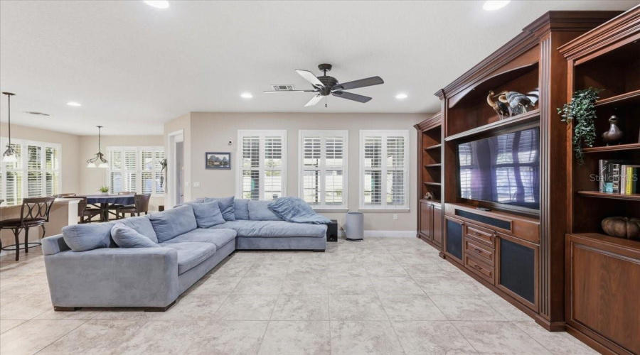 ORLANDO, Florida 32836, 4 Bedrooms Bedrooms, ,3 BathroomsBathrooms,Residential,For Sale,CHILTON,0,MFRO6381122