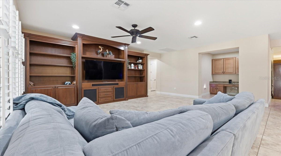 ORLANDO, Florida 32836, 4 Bedrooms Bedrooms, ,3 BathroomsBathrooms,Residential,For Sale,CHILTON,0,MFRO6381122